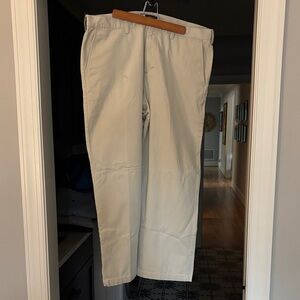 GH Bass Men's Classic Cream Khakis. 38x30